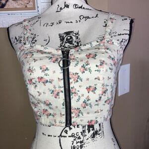 Wild fable crop top, size medium. Floral